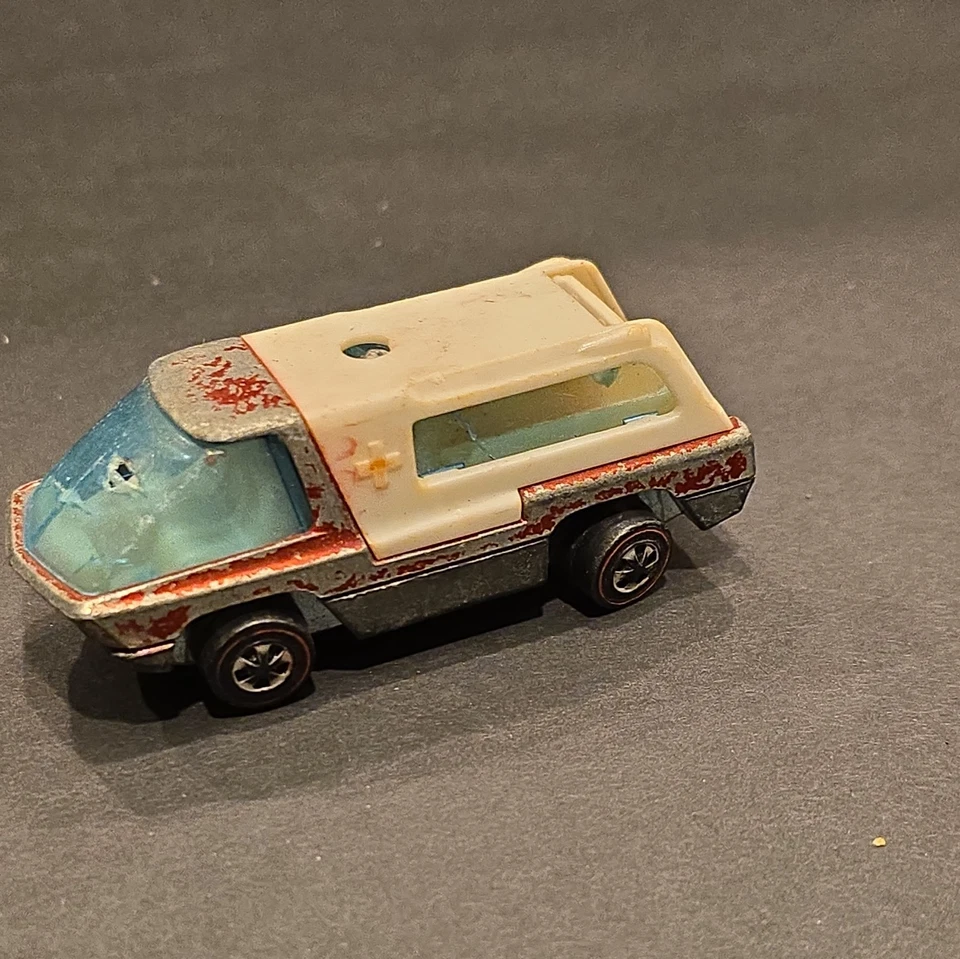 Vintage 1969 Hot Wheels Redline "The Heavyweights Ambulance" Copper HK read! - Image 1 of 4