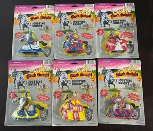 Lote de 6 figuras de exhibición de juguete de plástico de colección con ruedas libres de caballero negro nuevas - Imagen 1 de 7