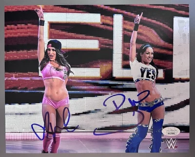 Foto a color firmada por Nikki & Brie Bella 8x10 con certificado de autenticidad JSA - BELLAS - WWE Foto 1 de 2