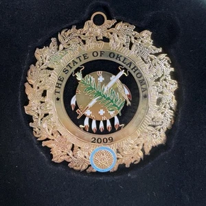 Oklahoma Capitol Ornament Friends Of The Mansion Christmas 2009 Osage Seal - Picture 1 of 5