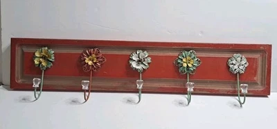 Gancho de madera montado en la pared estilo granja rústico Foto 1 de 4