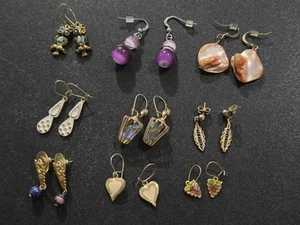 Lot Of 9 Pairs Dangle/Drop Earrings Jewelry. Costume Vtg. Pierced. - Picture 1 of 11