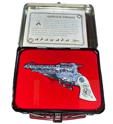 Hopalong Cassidy Riders of the Silver Screen Six Shooter Knife in Lunchbox Tin - Image 1 of 4