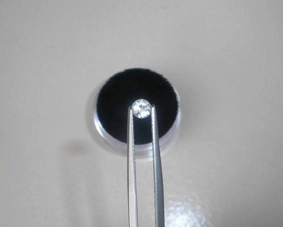 4mm White Topaz Round Loose Faceted Natural Gem - Image 1 of 1