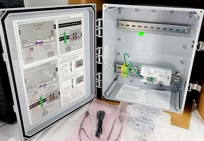 Kit de comunicación por cable Enphase COMMS-KIT-02 con gabinete 883-02015-05 Foto 1 de 4