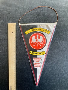 Vintage Pennant Eintracht Frankfurt - German Cup Winner 1975 - Picture 1 of 2
