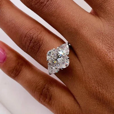 Anillo de compromiso ovalado de diamantes creado en laboratorio PT950 platino certificado IGI 2,80 quilates  Foto 1 de 4