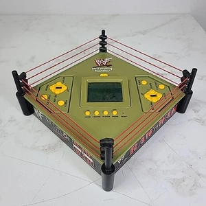 WWF: In The Ring Raw is War gioco portatile 1999 MGA WWE Wrestling - Foto 1 di 8