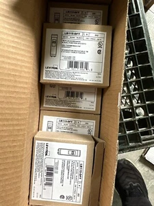 10 x Leviton LB115-DFT TM PLUG-IN BREAKER 15A 1-POLE 120V NEW IN BOX - Picture 1 of 1