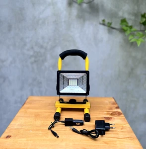 10W LED Arbeitsleuchte Baustrahler Akku Fluter Handlampe Strahler Floodlight #19 - Bild 1 von 4