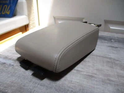 2005 2006 Nissan Altima Console Tampa Apoio de Braço Armazenamento Couro Bege Claro OEM Limpo - Imagem 1 de 4
