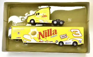 Dale Earnhardt Jr #3 Nilla Wafers 1:64 Hauler, Action Collectibles 2002 - Bild 1 von 9