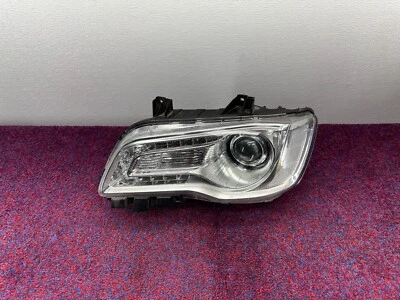 CHRYSLER 300 TOURING 17-23 OEM LADO IZQUIERDO DEL CONDUCTOR FARO HALÓGENO LUZ LÁMPARA Foto 1 de 4