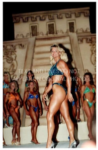 Sexy Bikini 4x6" Show Mujeres Culturistas Hermosas Mujeres Musculares - Foto Encontrada - Imagen 1 de 1