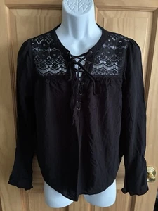 No Boundaries Women’s M(7-9) Lace Accent Lace Up Neck Flare Cuff Long Sleeve Top - Picture 1 of 10
