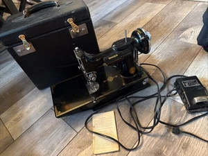 1934 SINGER Featherweight 221 Sewing Machine Working School Bell AD790739 - Picture 1 of 21