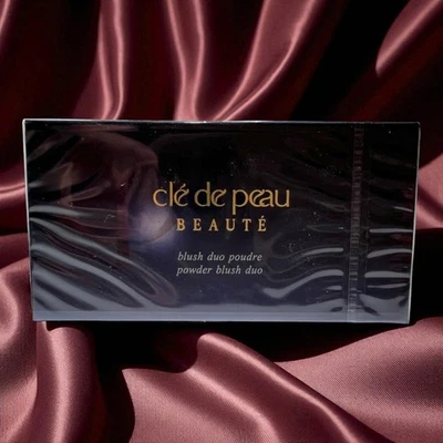Clé de Peau Beaute Brush Duopoodle 103 Blush Powder 6g - Image 1 of 4