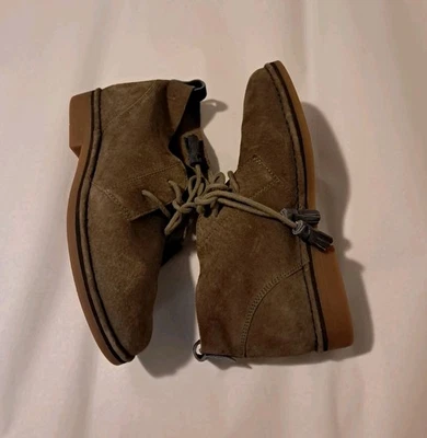 Botín Chukka Hush Puppies para mujer Cyra Catelyn de cuero gamuza con cordones al tobillo talla Foto 1 de 4
