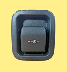OEM 2012 - 2015 BMW X1 Rear Trunk Power Outlet Socket #5249 - Foto 1 di 4