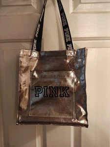 Victoria's Secret Bolso de Mano ROSA Bolsillo Frontal Metálico - Nuevo con etiquetas - Imagen 1 de 3
