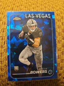 Brock Bowers 2024 Topps Cromo Zafiro Hielo agrietado #207 RC Raiders Novato - Imagen 1 de 3