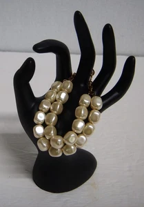 Vtg Pearl-Look Acrylic Beaded Double Strand Bracelet Gold Tone Closure 8" long - Picture 1 of 3