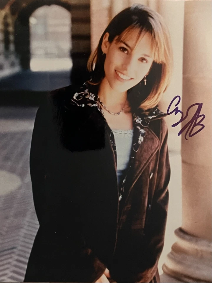 Amy Jo Johnson signed - PINK POWER RANGER, FELICITY, WHAT ABOUT BRIAN…w/ COA - Image 1 of 2