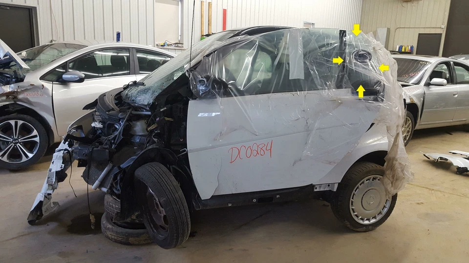 2009 SMART FORTWO COUPE DRIVER LEFT FRONT VENT GLASS WINDOW ONLY - Image 1 of 1