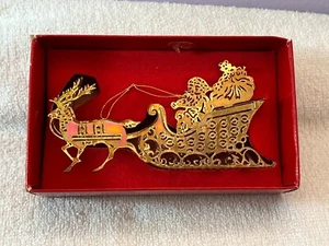 Vintage Christmas ornament brass santa in sleigh & reindeer Hong Kong EX8502 - Picture 1 of 5