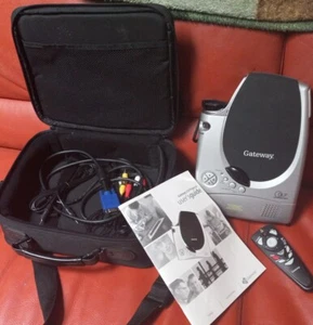 VINTAGE Gateway 210   Portable Projector  w/Accessories AND X-Body CARRY Case - Picture 1 of 18