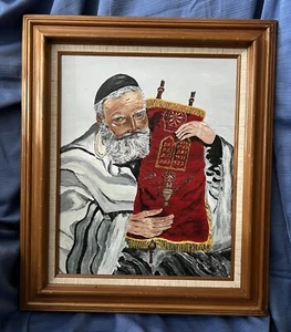 OIL PAINTING ON BOARD RABBI W/ TORAH SCROLL ARTIST SIGNED FRAMED MIDCENTURY VTG - Picture 1 of 10