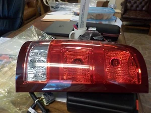 2007-2010 GMC Sierra Taillamp Aftermarket Replaces Gm # 25958484 and 15206399 - Picture 1 of 3