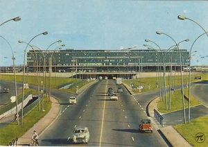 AERIAL VIEW OF THE AIRPORT IN PARIS, FRANCE UNUSED POST CARD - Picture 1 of 2