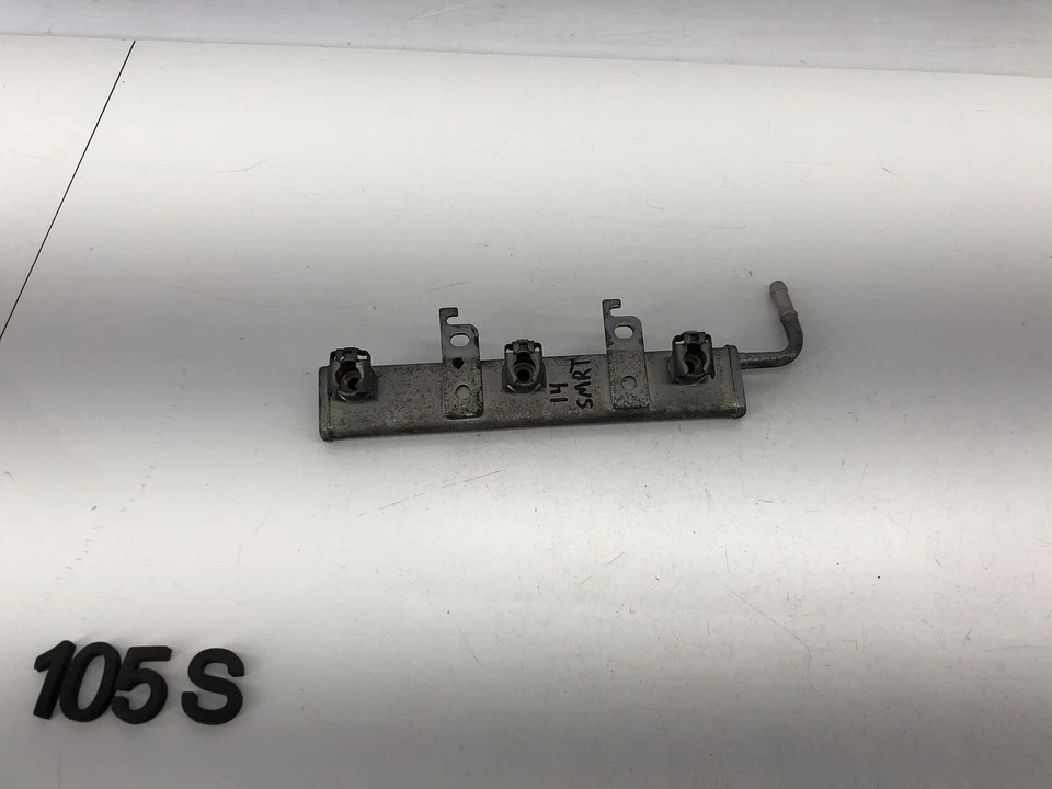 08-15 SMART FORTWO 1.0L L3 MOTOR GASOLINA COMBUSTIBLE GAS INYECTOR RIEL RAMPA OEM Foto 1 de 4
