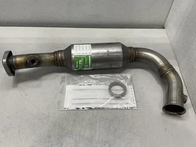 MagnaFlow OEM Grade Direc-Fit Catalytic Converter for 2004 Jeep Liberty 49583 Foto 1 de 4