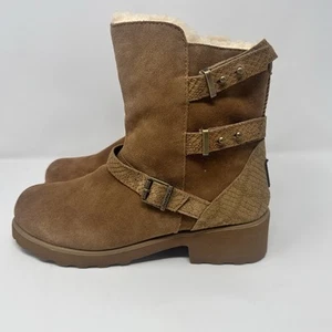 BEARPAW Mujer’s Talla 9 Lucy Gamuza Piel de Oveja Moto Bota Beige Zapatilla Zapatos - Imagen 1 de 10