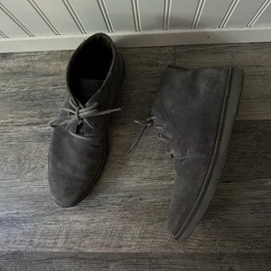 Clarks Grandin Chukka Boots Gray Suede Mens 10.5 - Picture 1 of 8