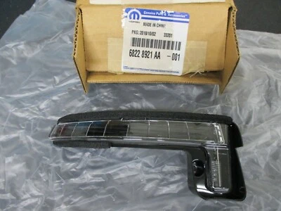 Lámpara intermitente izquierda MOPAR 68228921AA original nueva en caja brújula Jeep Cherokee Foto 1 de 3