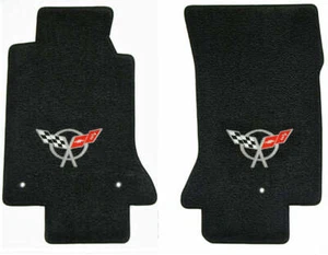 1997-2004 C5 Corvette Black 2pc Front Floor Mats Set - Silver Crossed Flags Logo - Foto 1 di 2