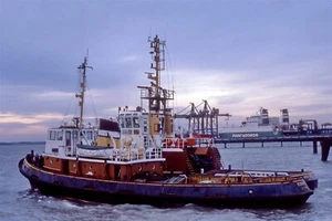SQ1940 - UK Alexandra Towing Tugs - Egerton & Brightwell - photograph 6x4 - Picture 1 of 1