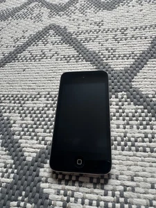Apple iPod Touch 4nd Generation Silver Black (8GB) A1367 - Bild 1 von 3