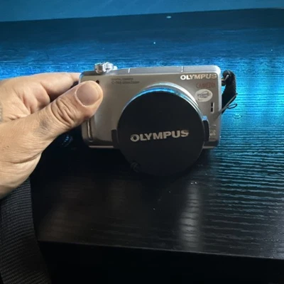 Olympus CAMEDIA C-765 Ultra Zoom 4.0MP Digital Camera - Silver *GOOD/TESTED* - Image 1 of 4