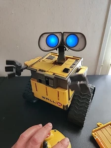 Disney Pixar 9.5" Wall-E Thinkway Remote Control RC Toy w/Remote READ DETAILS - Picture 1 of 10