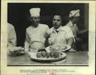 1982 Press Photo Wolfgang Puck is chef at Spago in West Hollywood with chefs