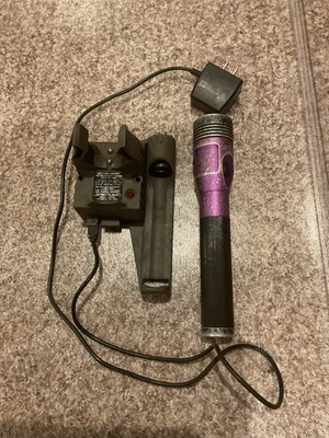 Фонарик Streamlight Stinger 75429 с зарядным устройством Piggyback 75205 - Изображение 1 из 4