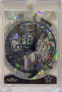 2010 Topps Finest #FAR-10 Dez Bryant Atomic Rookie RC Die-Cut SP Dallas Cowboys - Picture 1 of 2