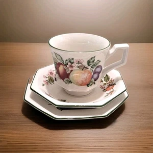 2x Johnson Brothers taza de té de frutas frescas y platillo plato de pastel lateral tríos - Imagen 1 de 2