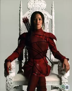 Jennifer Lawrence Beckett Authentic Hunger Games Katniss Signed 8x10 Photo - Picture 1 of 1
