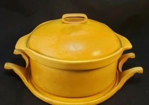 Vtg Bennington Potters Round Covered Honey Casserole Dish Lid & Tray 1620 1623 - Picture 1 of 4