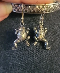 Vintage Sterling Silver Detailed Frog Toad Earrings Hooks Signed BBW Dangle - Picture 1 of 6